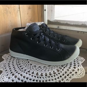 New Keen 8.5 Lorelai Chukka ankle shoes